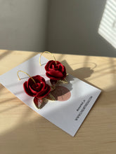 Load image into Gallery viewer, Golden Leaf Roses
