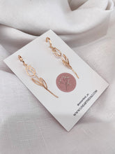 Load image into Gallery viewer, Golden Tulips
