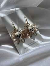 Load image into Gallery viewer, Skull Flower
