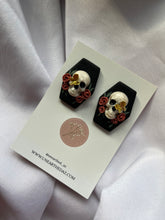Load image into Gallery viewer, Skull Coffins
