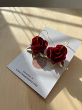 Load image into Gallery viewer, Golden Leaf Roses
