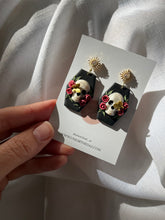 Load image into Gallery viewer, Skull Coffins
