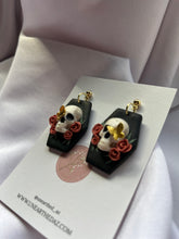 Load image into Gallery viewer, Skull Coffins
